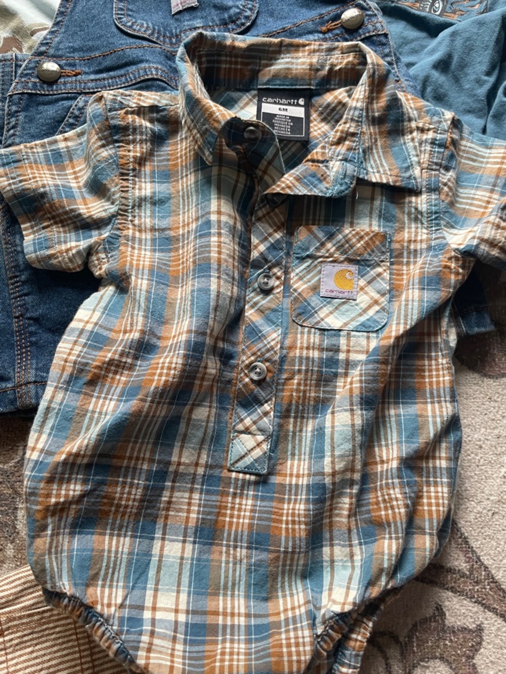 Carhartt Toddler Short Overalls in Tan Striped & Jean w/ 3 Shirts/One-Pieces EUC - Picture 3 of 6